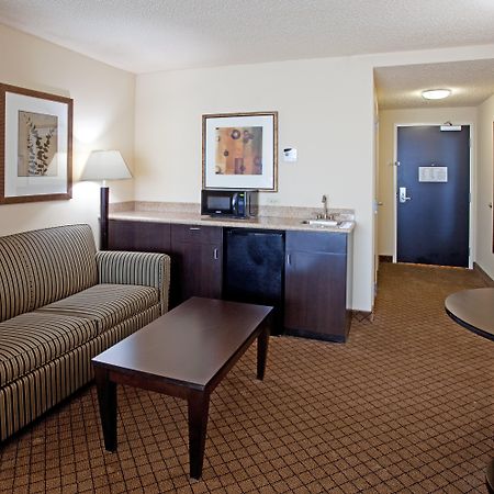 Holiday Inn Express And Suites Newberry By Ihg Room photo