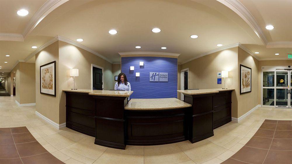 Holiday Inn Express And Suites Newberry By Ihg Exterior photo