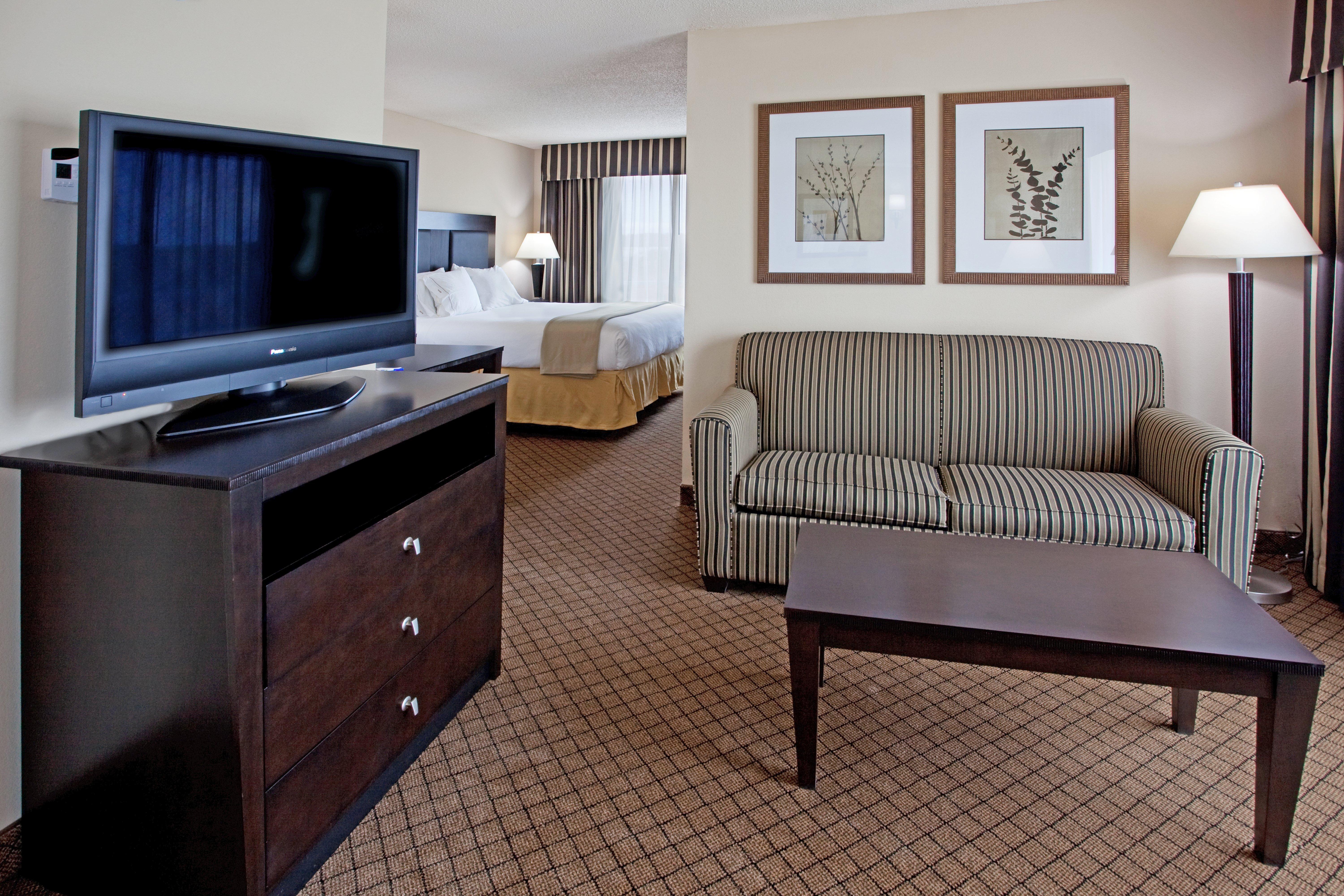 Holiday Inn Express And Suites Newberry By Ihg Exterior photo