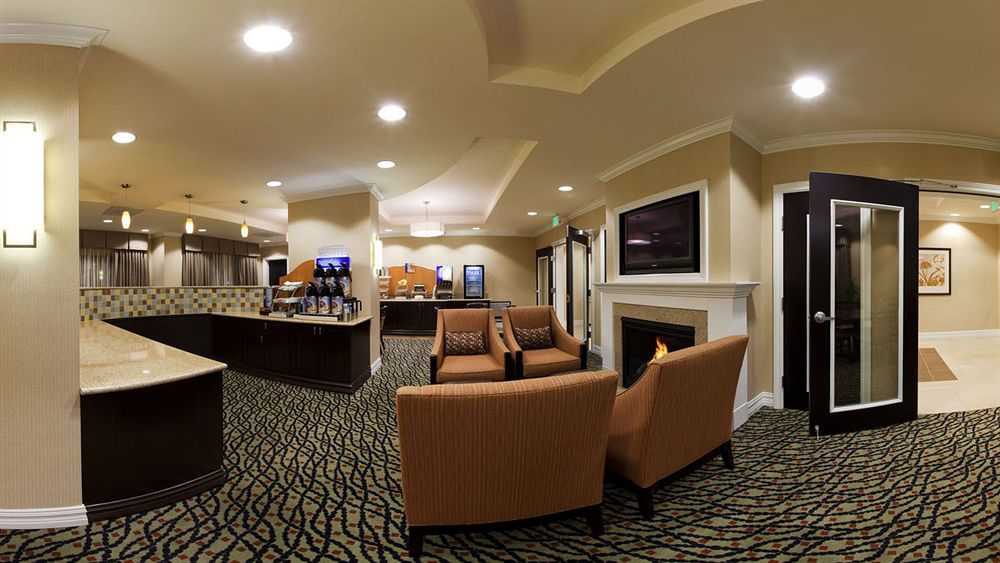 Holiday Inn Express And Suites Newberry By Ihg Exterior photo